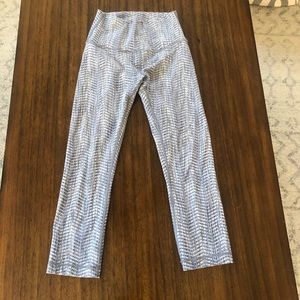 Wunder Under Crop (High-Rise) 
Luxtreme 21